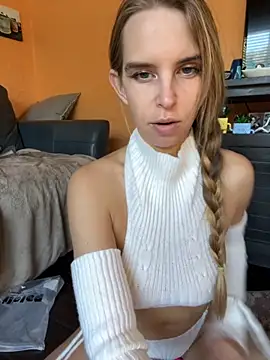 thigh hi online show from 10-13-25, 02:39