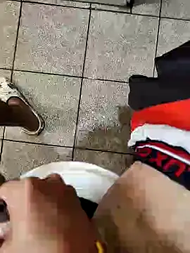 Snapshot of dreamers_dick chatting on 01-17-25, 02:18 dreamers dick online show from 01-17-25, 02:18