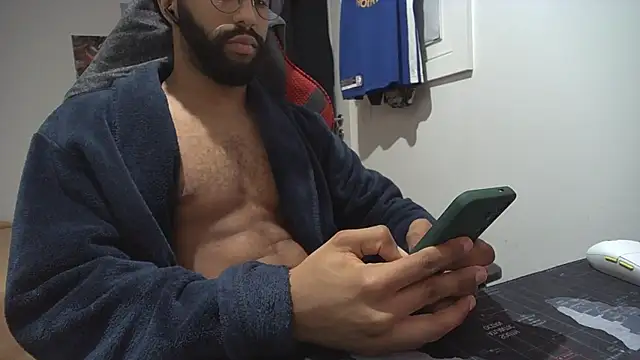 Snapshot of kevi_cocks chatting on 01-12-25, 05:03 kevi cocks online show from 01-12-25, 05:03