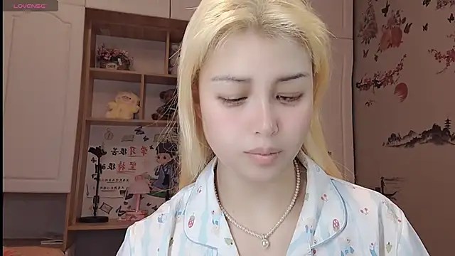 Lucky-xiuxiu online show from 02-25-25, 03:42