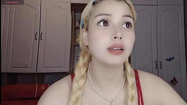 Lucky-xiuxiu online show from 03-04-25, 05:11