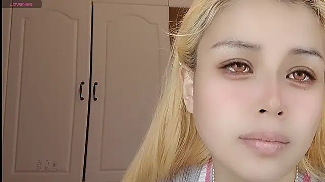 Lucky-xiuxiu online show from 03-06-25, 12:00