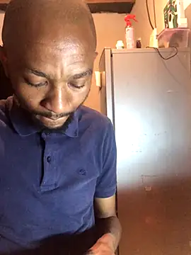 Snapshot of KMbesxxx chatting on 09-10-25, 06:41 KMbesxxx online show from 09-10-25, 06:41