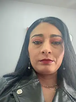 BELLA--26 online show from 11-17-25, 02:45