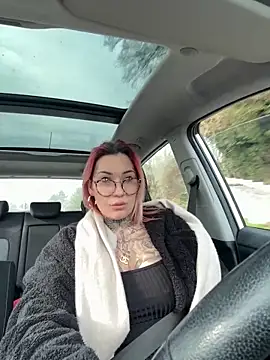 Mia-Fuchs online show from 03-10-25, 08:15