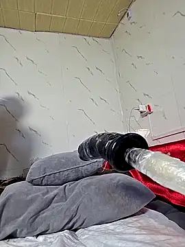 Snapshot of zasmin3 chatting on 09-13-25, 08:14 zasmin3 online show from 09-13-25, 08:14