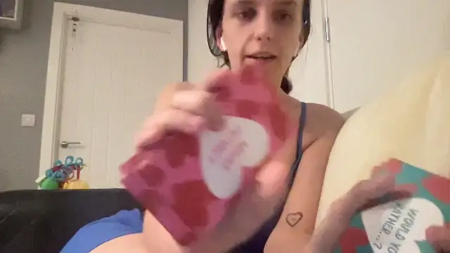 dixie leigh online show from 01-06-25, 09:22