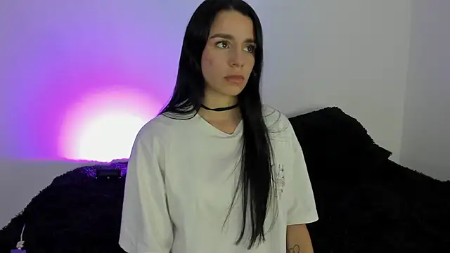 Snapshot of Laurensmith9 chatting on 11-13-25, 08:19 Laurensmith9 online show from 11-13-25, 08:19