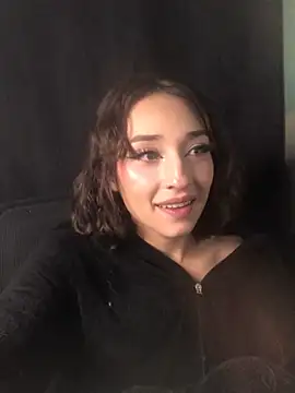 Snapshot of NickiYoung chatting on 01-21-25, 08:19 NickiYoung online show from 01-21-25, 08:19