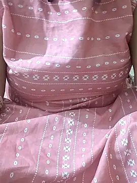 Snapshot of mallupriyapriya chatting on 10-24-25, 05:42 mallupriyapriya online show from 10-24-25, 05:42