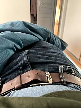 Pierre22000 online show from 12-16-25, 02:22