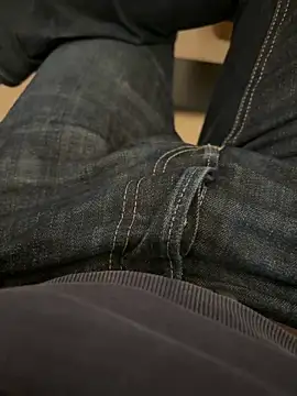 Pierre22000 online show from 12-18-25, 02:45