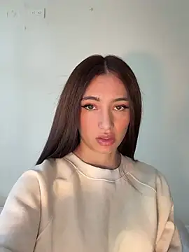 Maddy Jones online show from 03-04-25, 04:09