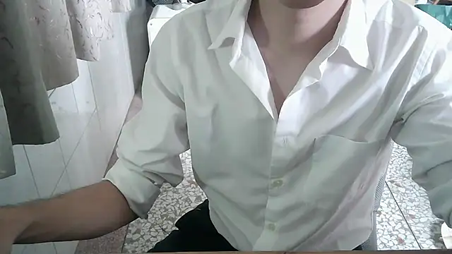 Snapshot of KYU890428 chatting on 07-03-26, 05:58 KYU890428 online show from 07-03-26, 05:58