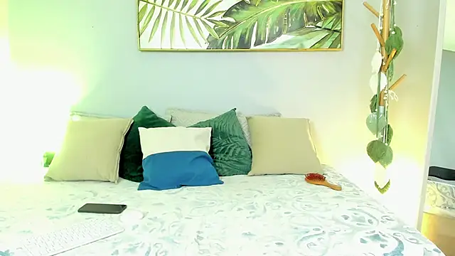 iriis rosse online show from 10-14-25, 05:03