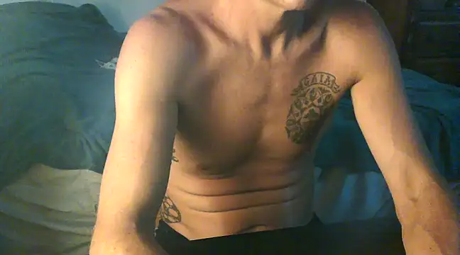 Snapshot of GoloZeusMax chatting on 01-24-25, 12:20 GoloZeusMax online show from 01-24-25, 12:20