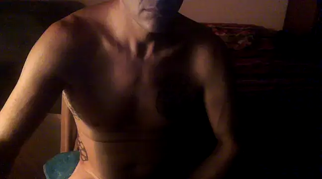 Snapshot of GoloZeusMax chatting on 03-17-25, 03:47 GoloZeusMax online show from 03-17-25, 03:47