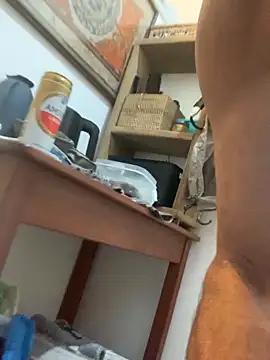 Snapshot of GoloZeusMax chatting on 10-17-25, 11:51 GoloZeusMax online show from 10-17-25, 11:51