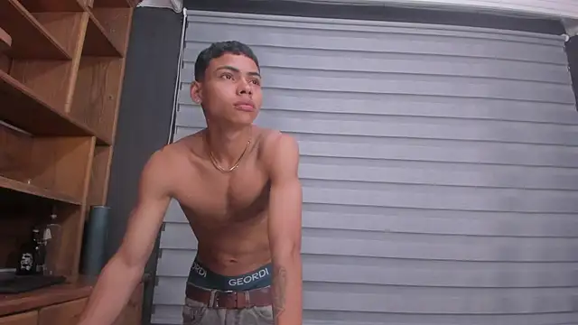 Snapshot of adam_piarse01 chatting on 03-14-25, 12:10 adam piarse01 online show from 03-14-25, 12:10