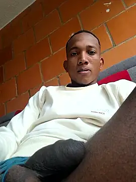 Snapshot of EmiroAndr3S chatting on 01-06-26, 08:12 EmiroAndr3S online show from 01-06-26, 08:12