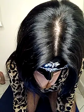 Snapshot of desyree89 chatting on 02-22-25, 05:44 desyree89 online show from 02-22-25, 05:44