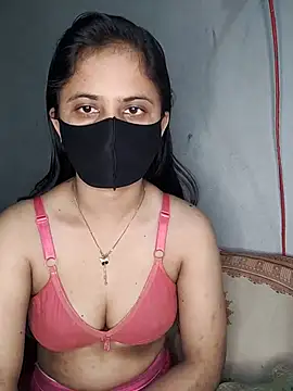 Snapshot of Hot_Nila chatting on 03-07-25, 02:04 Hot Nila online show from 03-07-25, 02:04