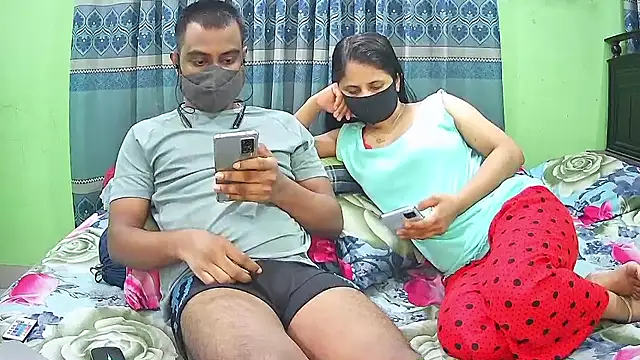 Snapshot of Hot_Nila chatting on 09-22-25, 03:52 Hot Nila online show from 09-22-25, 03:52