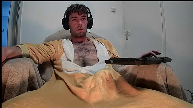 Snapshot of onesieboyx chatting on 01-14-25, 12:14 onesieboyx online show from 01-14-25, 12:14