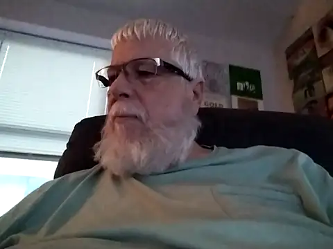 Snapshot of Futura_intx chatting on 09-18-25, 01:02 Futura intx online show from 09-18-25, 01:02