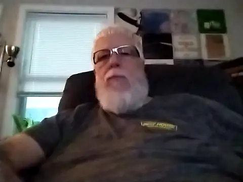 Snapshot of Futura_intx chatting on 09-20-25, 12:00 Futura intx online show from 09-20-25, 12:00