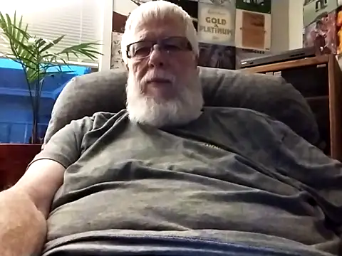 Snapshot of Futura_intx chatting on 09-30-25, 12:15 Futura intx online show from 09-30-25, 12:15