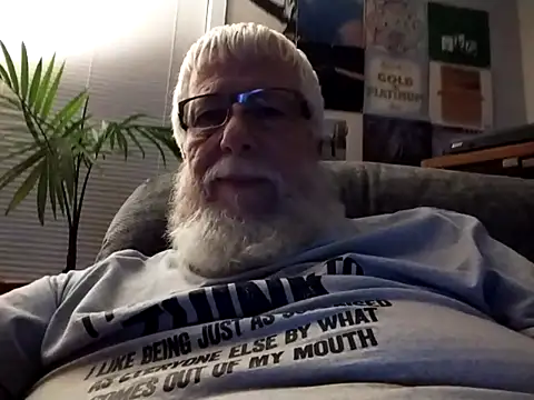 Snapshot of Futura_intx chatting on 10-14-25, 02:34 Futura intx online show from 10-14-25, 02:34