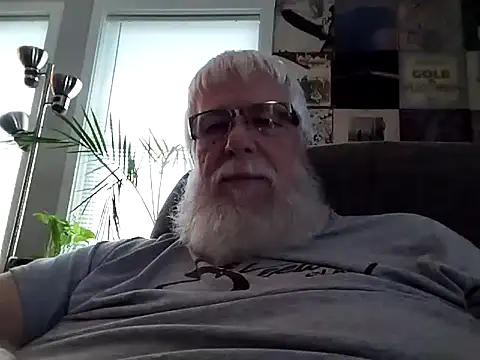 Snapshot of Futura_intx chatting on 10-17-25, 04:31 Futura intx online show from 10-17-25, 04:31