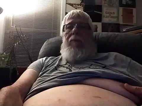 Snapshot of Futura_intx chatting on 10-20-25, 12:11 Futura intx online show from 10-20-25, 12:11