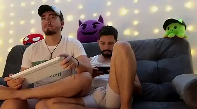 Snapshot of ErickBrant chatting on 02-23-25, 12:41 ErickBrant online show from 02-23-25, 12:41