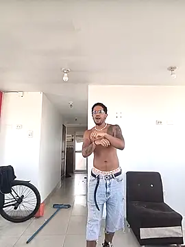 Snapshot of THEGOATHL chatting on 11-15-25, 03:19 THEGOATHL online show from 11-15-25, 03:19