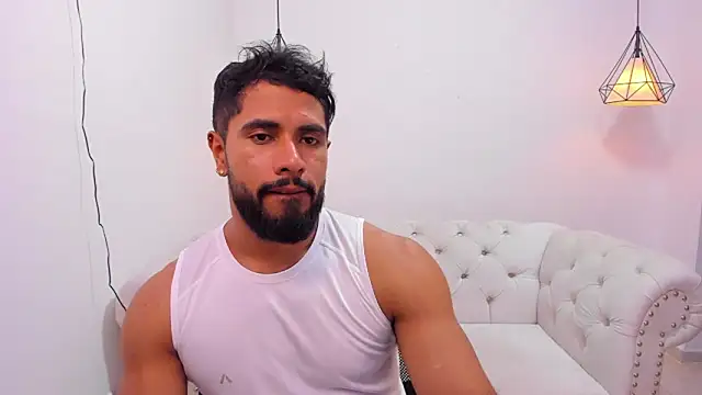 Santiago huntt online show from 12-03-24, 04:39