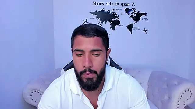 Santiago huntt online show from 10-04-25, 02:09