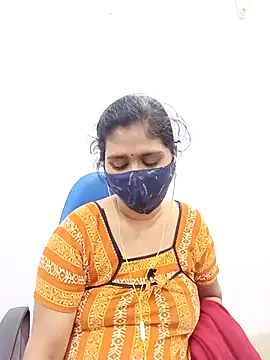 Snapshot of Lucky-Deepthi chatting on 02-17-25, 07:10 Lucky-Deepthi online show from 02-17-25, 07:10