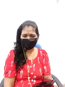 Snapshot of Lucky-Deepthi chatting on 02-18-25, 09:31 Lucky-Deepthi online show from 02-18-25, 09:31