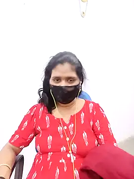 Snapshot of Lucky-Deepthi chatting on 02-19-25, 12:35 Lucky-Deepthi online show from 02-19-25, 12:35