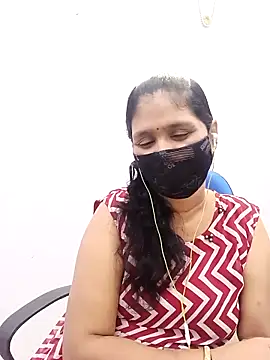 Snapshot of Lucky-Deepthi chatting on 02-20-25, 04:57 Lucky-Deepthi online show from 02-20-25, 04:57