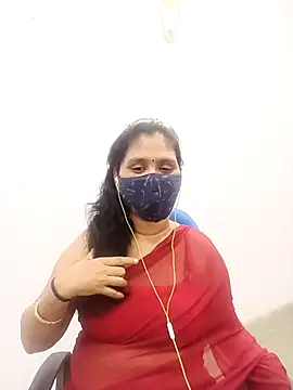 Snapshot of Lucky-Deepthi chatting on 02-21-25, 05:42 Lucky-Deepthi online show from 02-21-25, 05:42