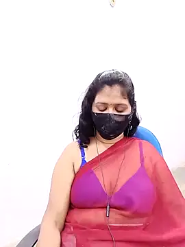 Snapshot of Lucky-Deepthi chatting on 02-27-25, 08:42 Lucky-Deepthi online show from 02-27-25, 08:42