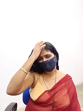 Snapshot of Lucky-Deepthi chatting on 03-04-25, 08:27 Lucky-Deepthi online show from 03-04-25, 08:27