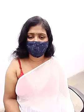 Snapshot of Lucky-Deepthi chatting on 03-08-25, 02:01 Lucky-Deepthi online show from 03-08-25, 02:01