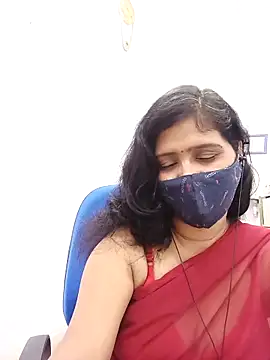 Snapshot of Lucky-Deepthi chatting on 03-08-25, 11:28 Lucky-Deepthi online show from 03-08-25, 11:28