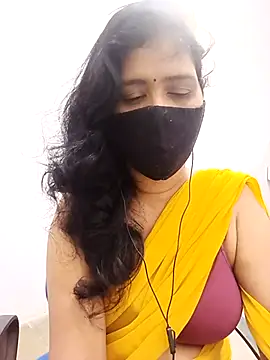 Snapshot of Lucky-Deepthi chatting on 09-21-25, 01:07 Lucky-Deepthi online show from 09-21-25, 01:07