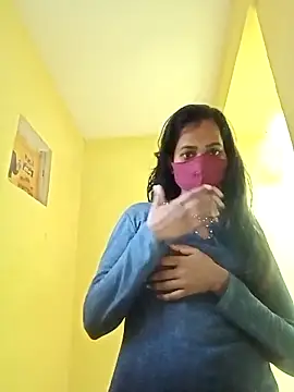 Snapshot of Pooja_cut chatting on 02-24-25, 12:26 Pooja cut online show from 02-24-25, 12:26