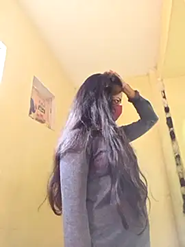 Snapshot of Pooja_cut chatting on 03-03-25, 03:41 Pooja cut online show from 03-03-25, 03:41